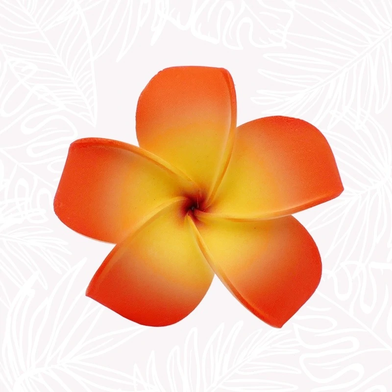 flor de frangipani naranja